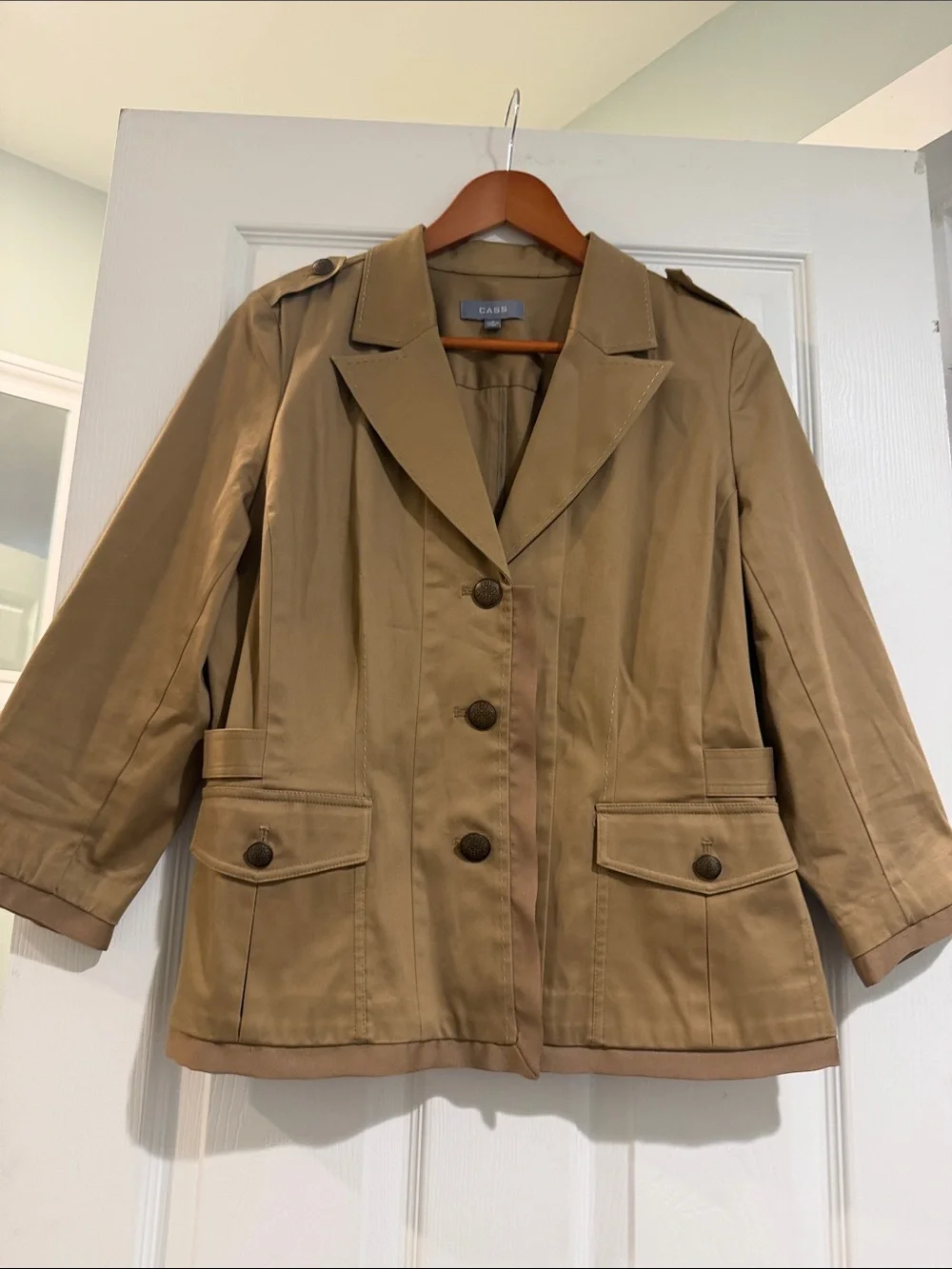 CASS Women's Tan Short Trench Coat with Button Front